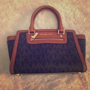 Michael Kors Selma ZIP Handbag